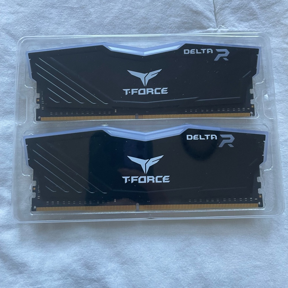 TEAMGROUP T-Force Delta RGB DDR4 32GB (2x16GB) 3600MHz RAM